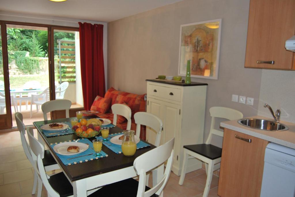 Lagrange Grand Bleu Vacances - Residence La Closerie Barjac  Exterior photo